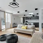 Soho Center Apartment